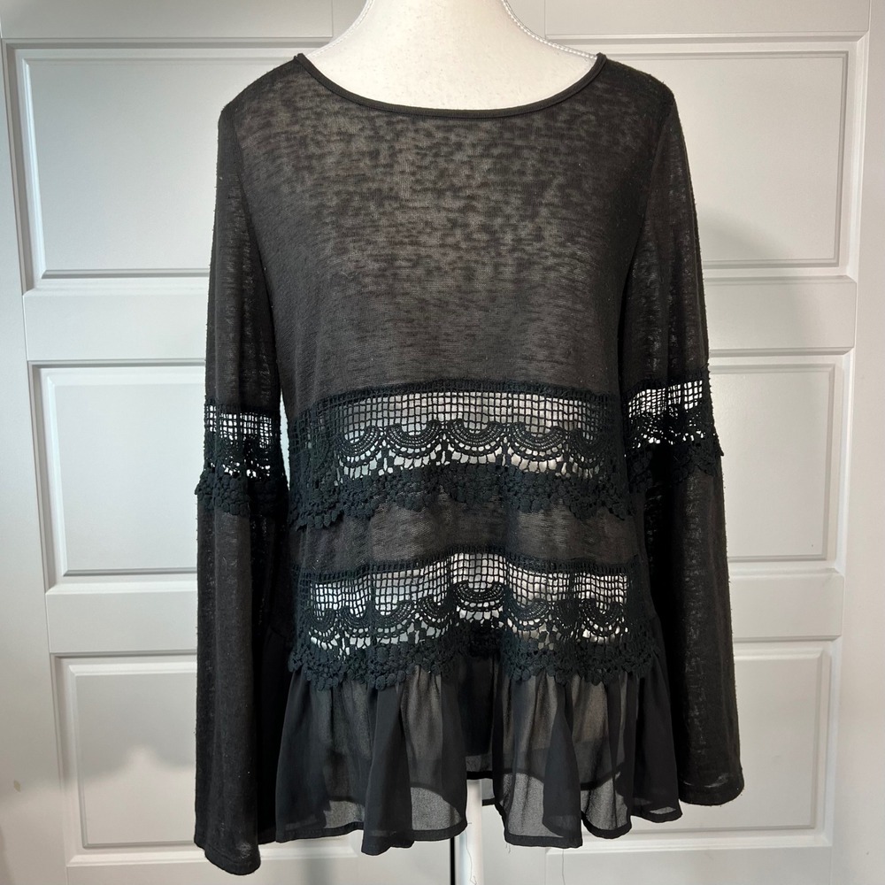 Luxe Apothetique Black Lace Bell Sleeve‎ Peplum Top - Size L